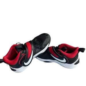 Nike Team Hustle D 11 Sneakers Size 4.5 Youth